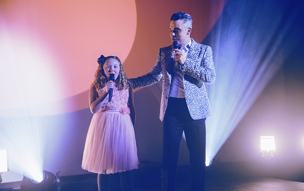 McCann London brings creativity to Mastercard’s BRITs 2017 activity  with Robbie Williams and new tagline