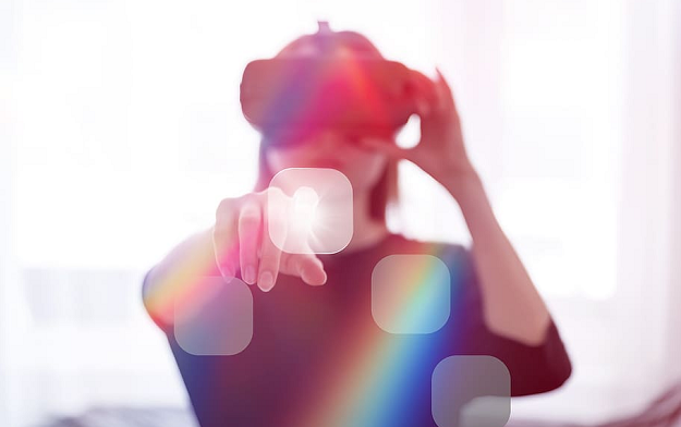 These 4 Industries Are Poised to Adopt More VR Solutions in 2022