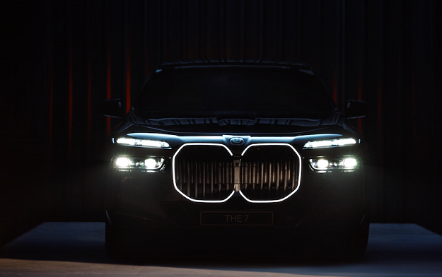 BMW Reveal 7 Series with Serviceplan Middle East Campaign "Forwardism Comes Home"