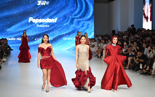 Unilever's Pepsodent Affirms the Brightest Smile as the Biggest Beauty Trend at Jakarta Fashion Week