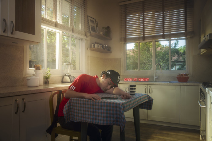 KFC: Night Shift, Table