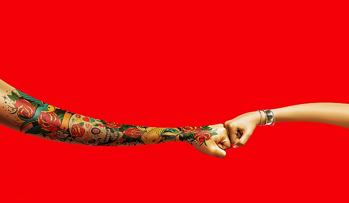 Coca-Cola: Fist bump, 4