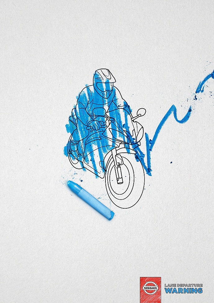 Nissan: Blue