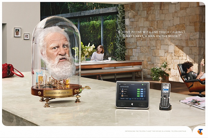 Telstra: Moon